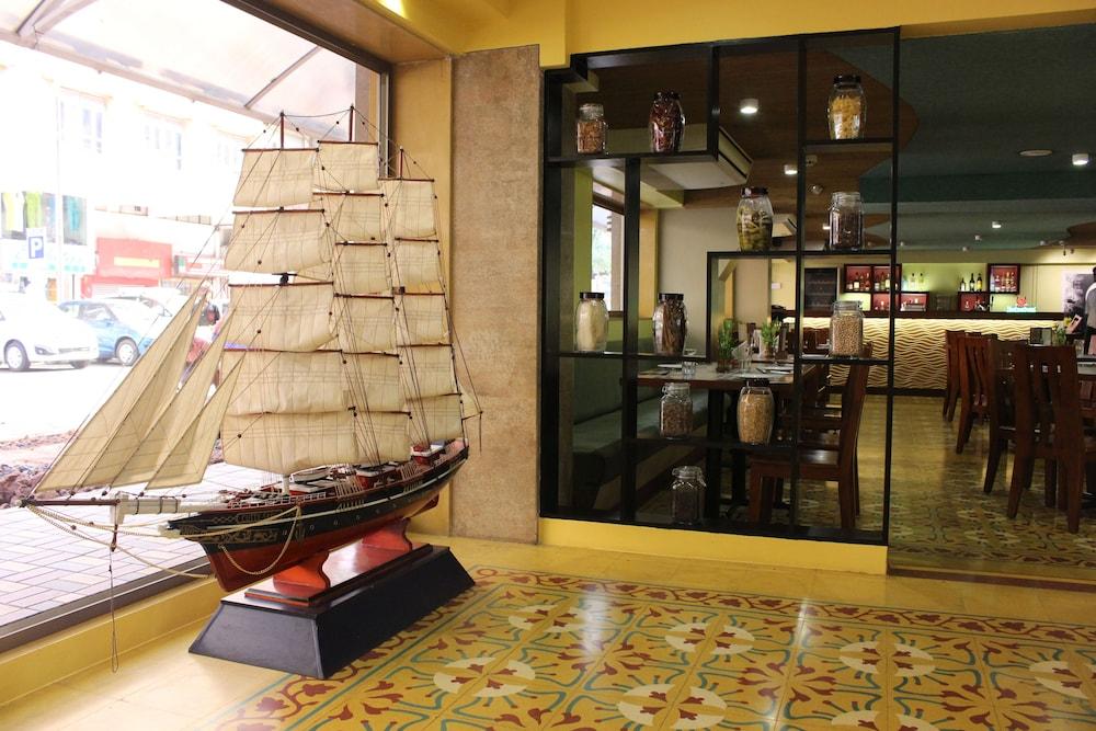 Grande Delmon Hotel Pangim Exterior foto